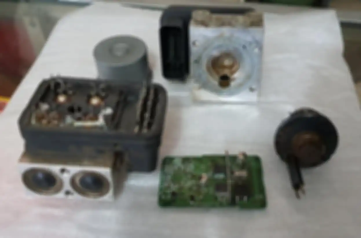 Bagian-bagian modul ABS Motor