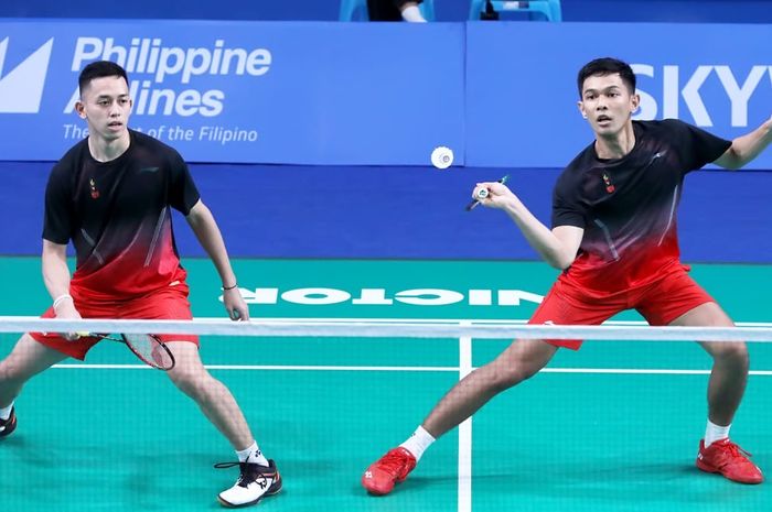 Pasangan ganda putra Indonesia, Fajar Alfian/Muhammad Rian Ardianto, pada partai kedua melawan Thailand di Muntinlupa Sports Center, Manila, Filipina, Senin (2/12/2019).