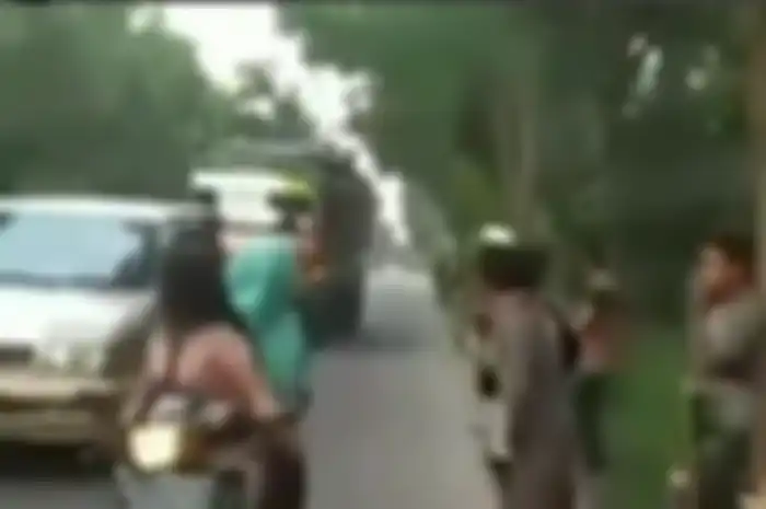Lihat sendiri balap liar di jalanan yang kondisinya padat