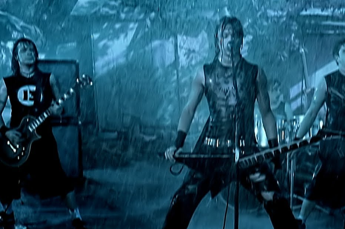 Video klip Bullet for My Valentine - Tears Don't Fall