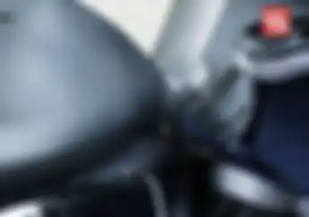 Cuma Butuh 5 Menit.. Begini Cara Bikin Cantelan Helm di Yamaha NMAX