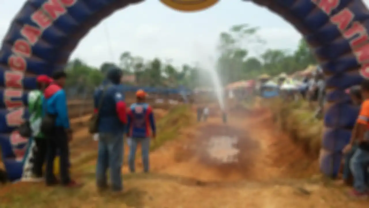 Panitia lakukan penyemprotan air