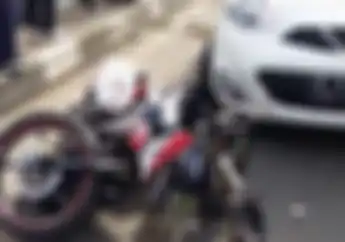 Lakalantas Motor Dengan Mobil, 2 Orang Dilarikan ke Rumah Sakit di Pondok Kopi