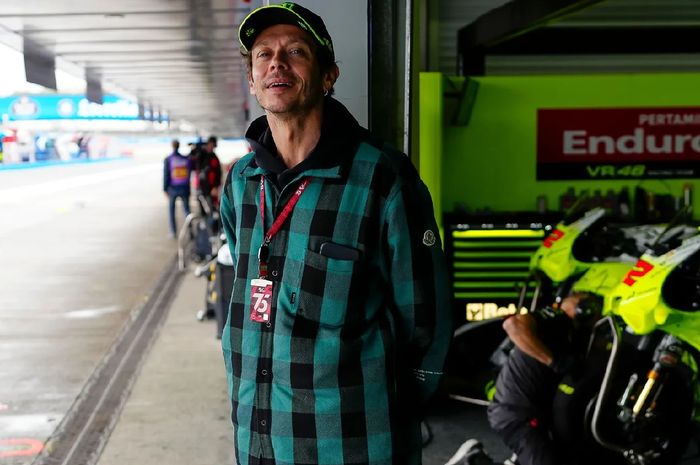 Bos Pertamina Enduro VR46, Valentino Rossi berada di garasi timnya pada MotoGP Spanyol 2024