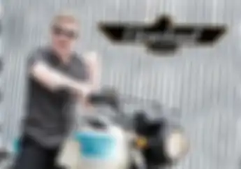 Orang Amerika Ini Ketagihan Riding Macet Pakai Cleveland Cyclewerks 
