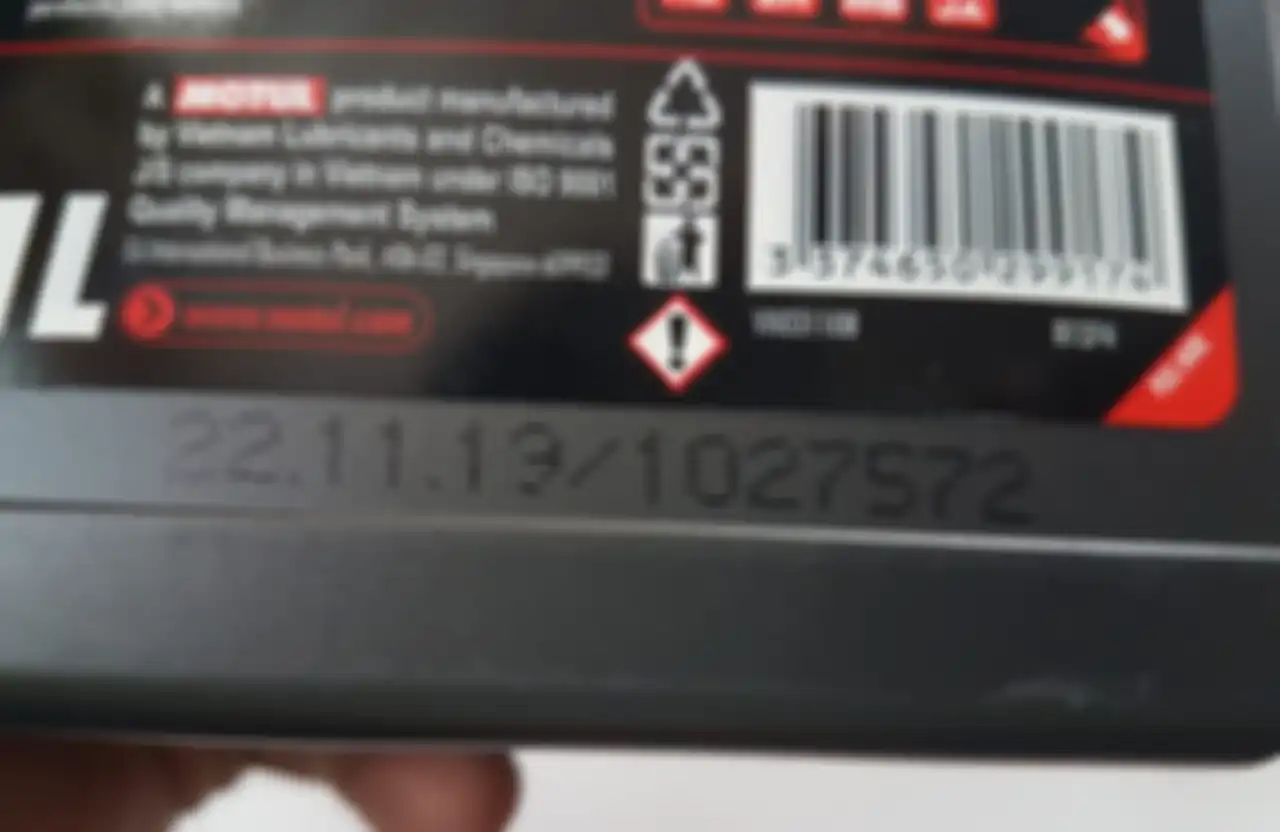 Perhatikan kode produksi untuk membedakkan oli Motul palsu dengan asli