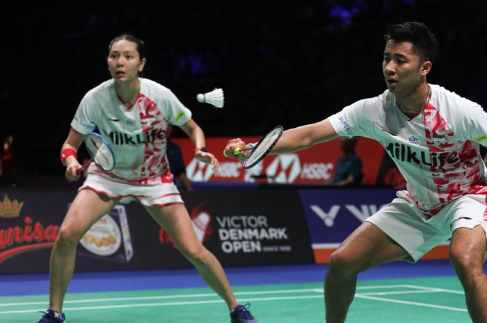 Aksi ganda campuran Indonesia, Dejan Ferdinansyah/Gloria Emanuelle Widjaja pada babak pertama Denmark Open 2023