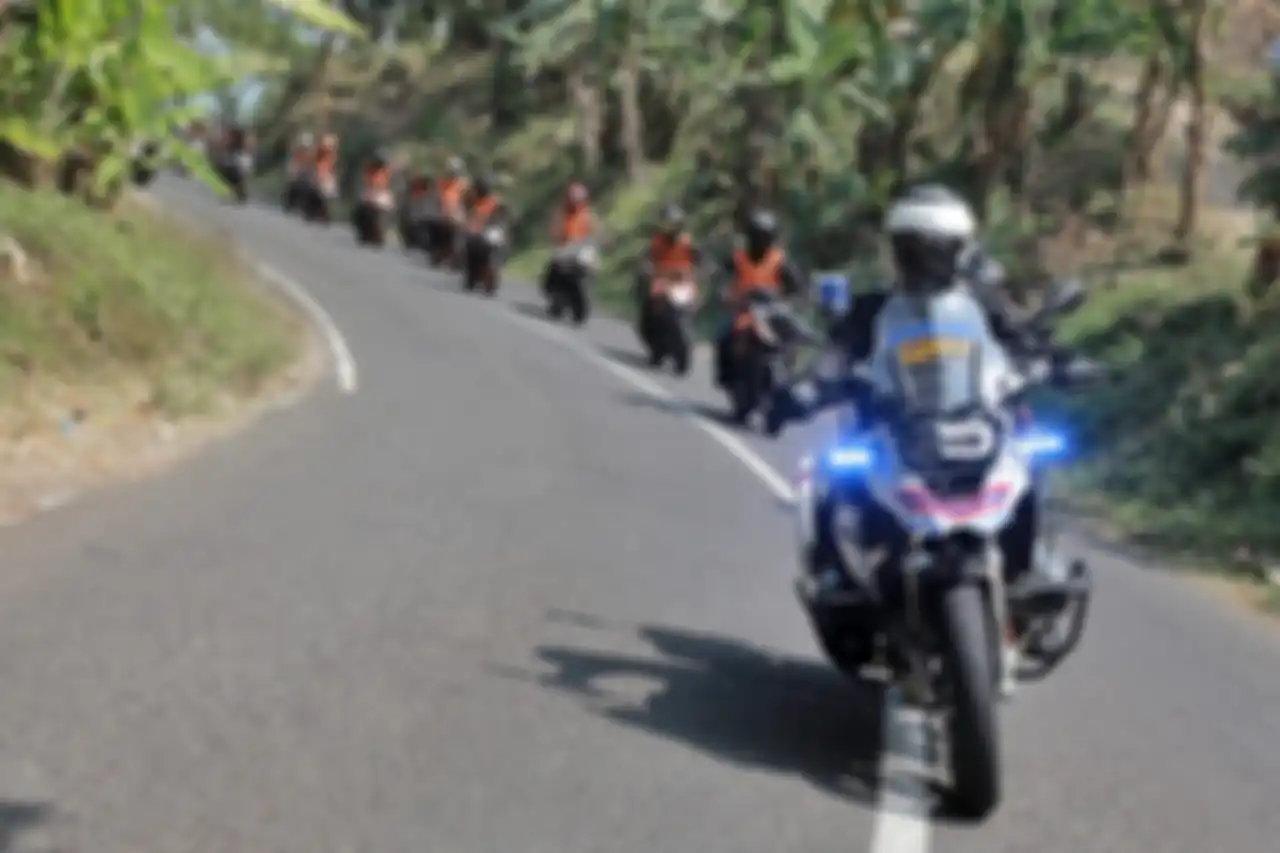 KTM Ride To The EDGE