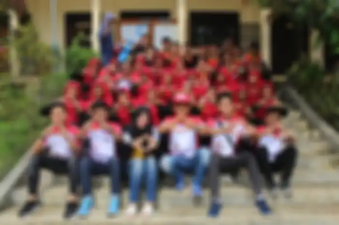 Foto bareng pembalap ART dengan sisa SMK 
