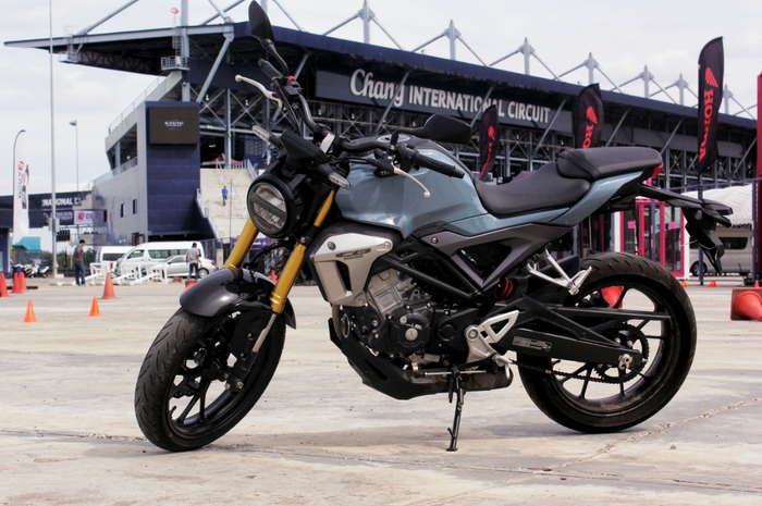 Honda CB150R ExMotion.
