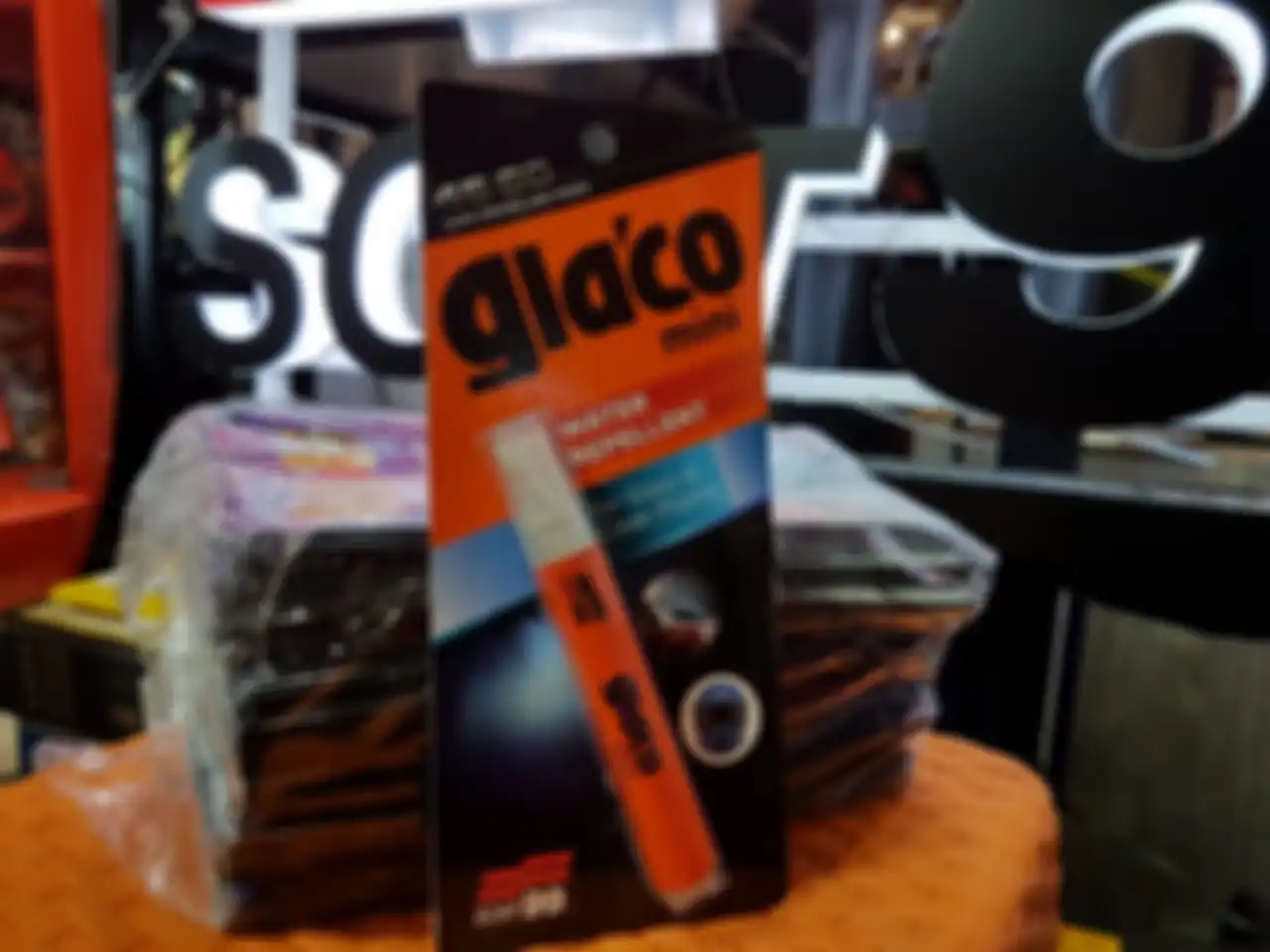 Glaco cairan anti embun buat visor helm