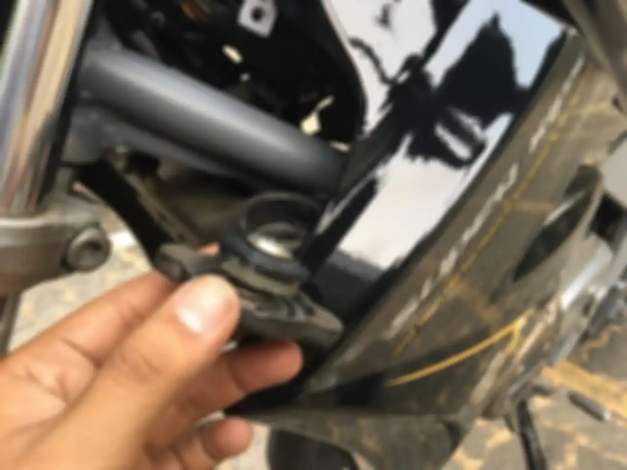 Karet tutup radiator Ninja 150 R pecah