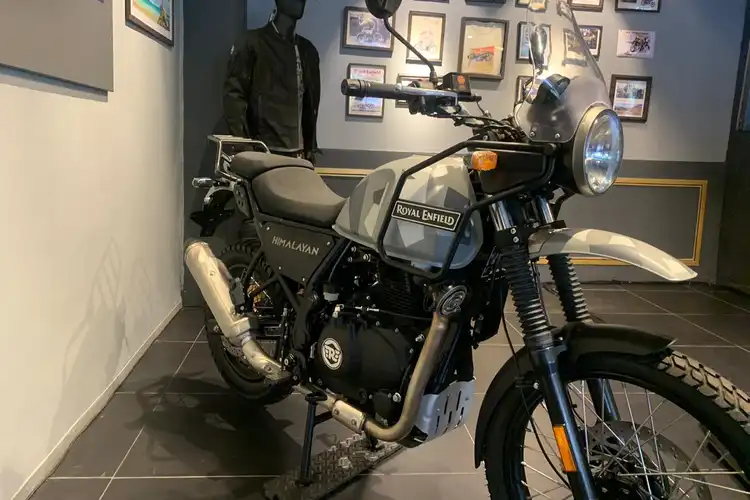 Wuih, Royal Enfield Himalayan Ada Versi Baru, Ini Bedanya dengan yang Lama