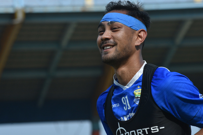 Gelandang asing Persib Bandung, Omid Nazari, saat mengikuti latihan tim pada gelaran Liga 1 2019.