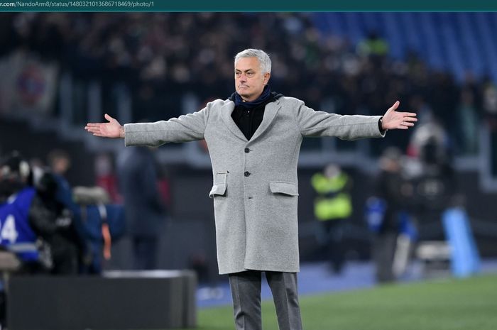 AS Roma di ambang juara UEFA Conference League karena pelatihnya, Jose Mourinho, memiliki rekor sempurna di final kompetisi antarklub Eropa.