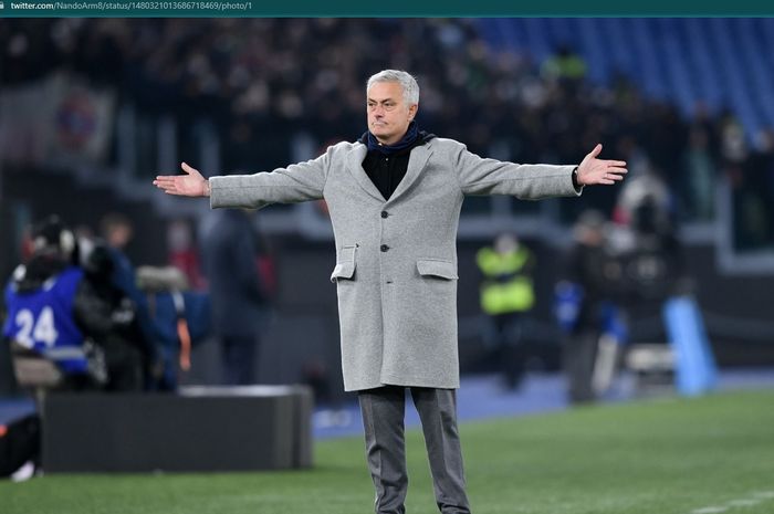 Pelatih AS Roma,Jose Mourinho.