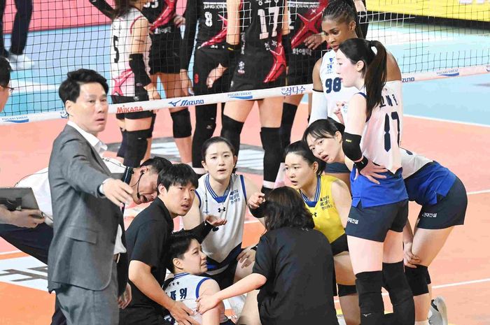 Suwon Hyundai E&amp;C Hillstate kehilangan pemain asing asal Asia, Wipawee Srithong yang mengalami cedera lutut saat menghadapi Daejeon JungKwanJang Red Sparks di Liga Voli Korea, Jumat, 7 Februari 2025