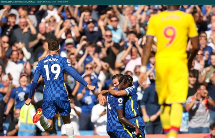 Trevoh Chalobah mencetak gol perdananya untuk Chelsea dalam debutnya di Liga Inggris musim 2021-2022 dalam kemenangan  atas Crystal Palace pada laga perdana.