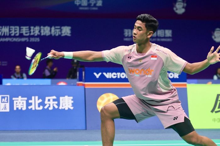 Tunggal putra Indonesia, Alwi Farhan saat berlaga pada babak kedua Kejuaraan Asia 2025 di Ningbo Olympic Sports Centre Gymnasium, Ningbo, China, Kamis (10/4/2025).