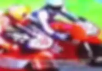 Video Kumpulan Video Kelakuan Valentino Rossi yang Rada Serem di Sirkuit Sejak GP250