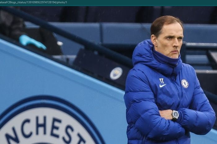 Pelatih Chelsea, Thomas Tuchel mendampingi The Blues kala melawan Manchester City.