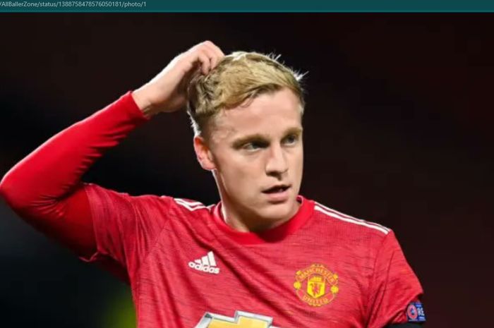  Pelatih Manchester United, Ole Gunnar Solskjaer, memberikan tanggapan soal Donny van de Beek yang diisukan angkat kaki dari Old Trafford.