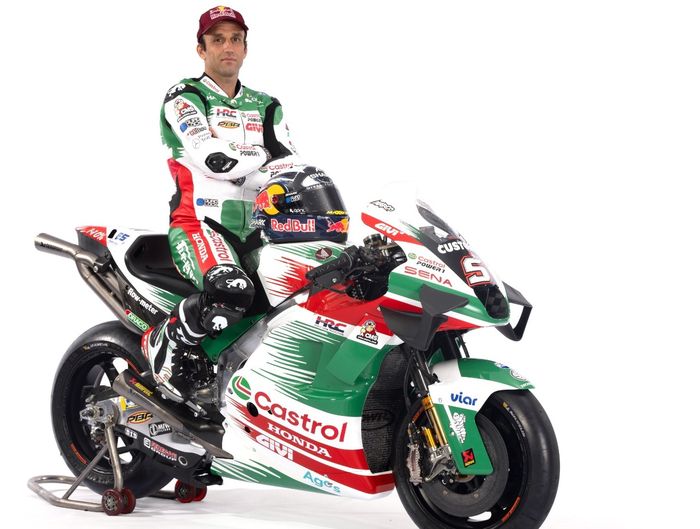 Johann Zarco di atas livery baru LCR Honda Castrol untuk MotoGP 2024, yang dikenalkan pada Kamis (15/2/2024).