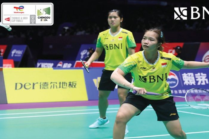 Aksi Lanny Tria Mayasari/Rachel Allessya Rose saat tampil di partai pamungkas dalam laga Indonesia vs Uganda pada penyisihan Grup C Uber Cup 2024 di Hi-Tech Zone Sports Centre Gymnasium, Chengdu, Sichuan, China, Senin (29/4/2024).