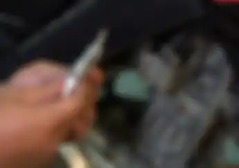Trik Cara Memasang Busi Yang Benar, Plus Minusnya Ke Mesin