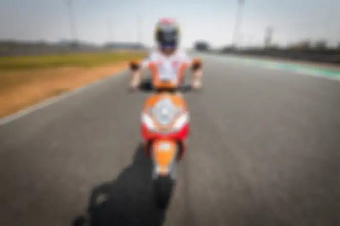 All New Scoopy dengan livery Repsol MotoGP yang ditumpangi Dani Pedrosa