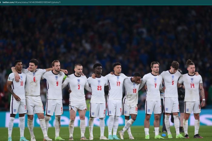 Momen para pemain timnas Inggris menghadapi adu penalti kala melawan timnas Italia di final EURO 2020.