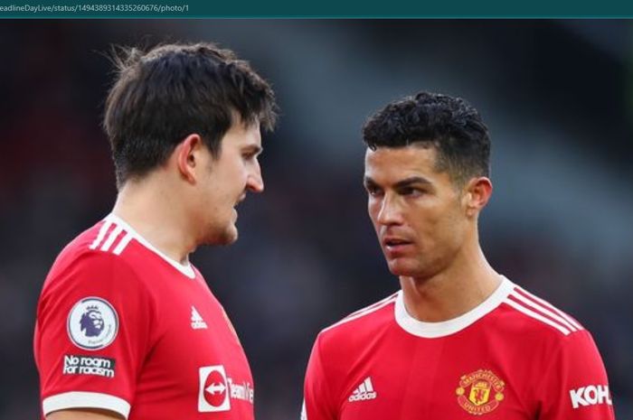 Harry Maguire (kiri) dan Cristiano Ronaldo saat membela Manchester United.