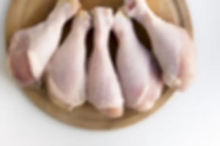 Ilustrasi daging ayam mentah