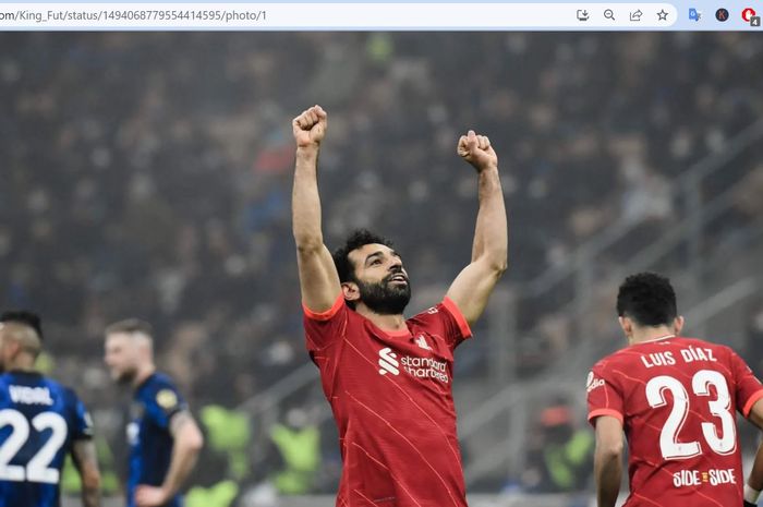 Penyerang Liverpool, Mohamed Salah, merayakan gol yang dicetak ke gawang Inter Milan pada laga leg pertama babak 16 besar Liga Champions 2021-2022 di Stadion Giuseppe Meazza, Rabu (15/2/2022).