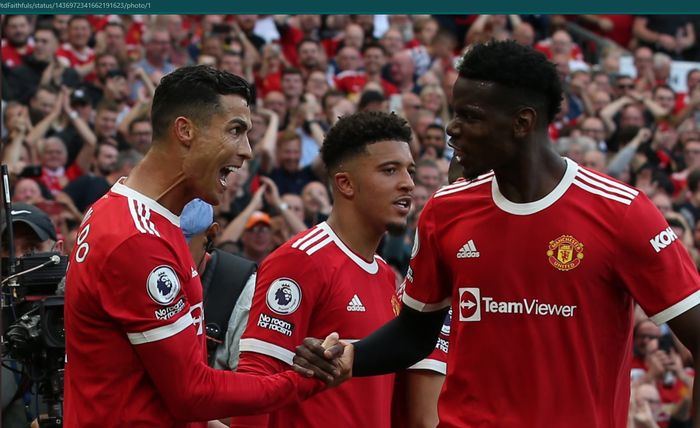 Momen kebersamaan Cristiano Ronaldo dan Paul Pogba dalam laga Manchester United kontra Newcastle United.