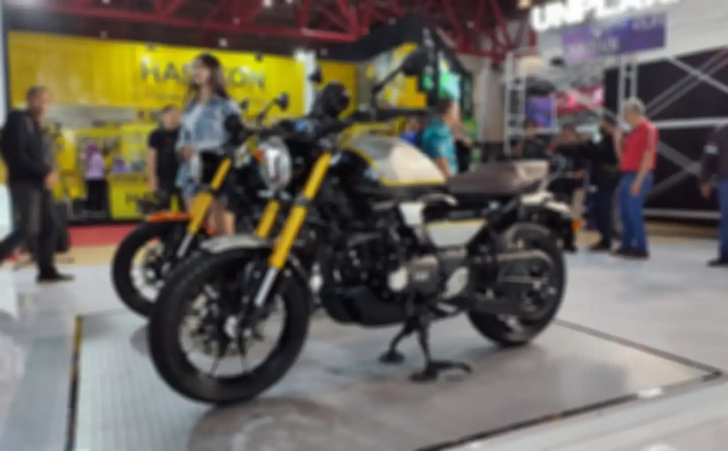 Resmi meluncur motor baru TVS Ronin, harga mulai Rp 34,9 jutaan. Siap jegal Yamaha XSR 155.