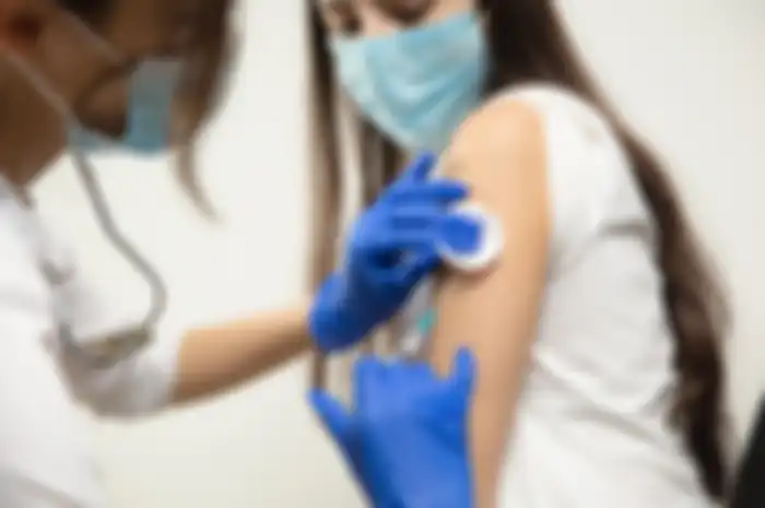 Efek Samping Vaksin Covid-19 Moderna, Benarkah Lebih Parah dari AstraZeneca?