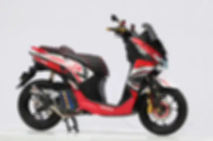 Yamaha Lexi pemenang kategori Rising Star Customaxi Yamaha 2018 Yogyakarta