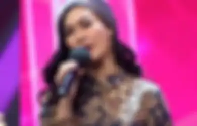 Tak Habis-habisnya Tuai Kontroversi, Iis Dahlia Setop Peserta yang Lagi Nyanyi di Atas Panggung: Mau Kayak Nissa Sabyan?