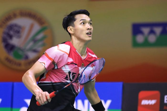 Tunggal putra Indonesia, Jonatan Christie, saat berlaga pada babak pertama India Open 2023 di KD Jadhav Indoor Hall, New Delhi, Selasa (17/1/2023).