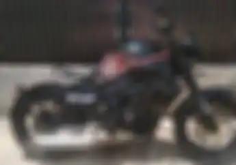 Bajaj Pulsar NS200 Milik Pak Polisi Disulap Jadi Bobber Savage British