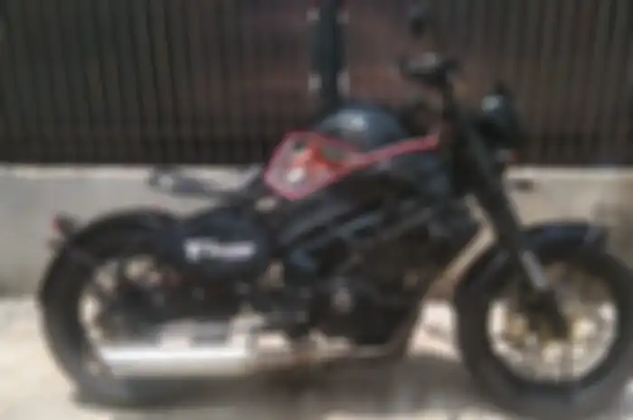 Motor bergaya Bobber Savage British