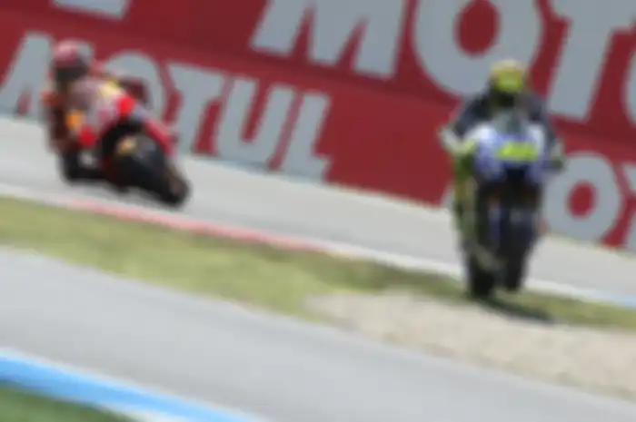 Valentino Rossi dan Marc Marquez di MotoGP Belanda 2015
