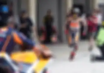Video Marc Marquez dan Jorge Lorenzo Kelelahan Lari ke Paddock, Motor Lagi-lagi Bermasalah