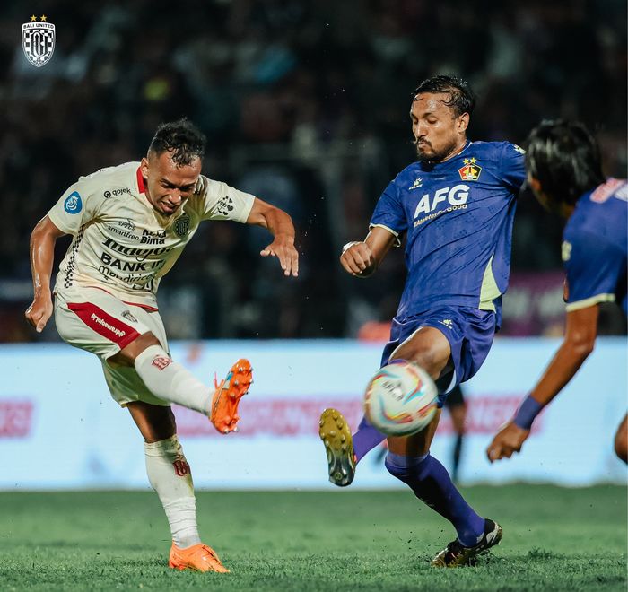 Suasana pertandingan Persik Kediri vs Bali United pada lanjutan pekan ke-24 Liga 1 2023/2024