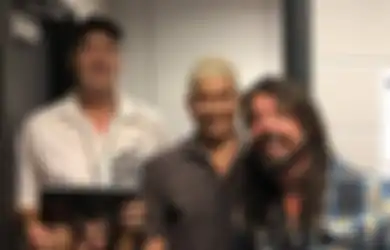 Dave Grohl Cerita Masih Sering Rekaman bareng Personil Nirvana Lainnya