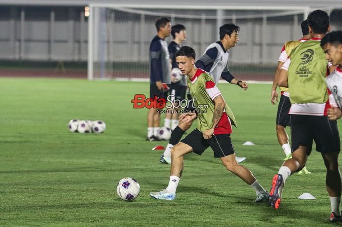 Eliano Reijnders (kiri) mengaku tak sabar menghadapi Bahrain dan bertekad membawa Timnas Indonesia meraih kemenangan.