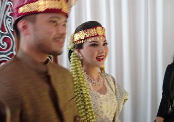 Cantik dan Anggunnya Jessica Mila Kenakan Pakaian Adat Batak Toba di Pesta Pernikahan dengan Yakup Hasibuan