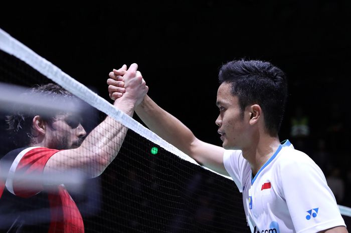 Pebulu tangks tunggal putra Indonesia, Anthony Sinisuka Ginting, seusai bertanding melawan Thomas Rouxel (Prancis) pada babak pertama Swiss Open 2019, Kamis (13/3/2019).