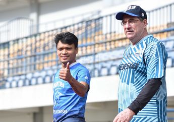 Ditinggal Ferdinand Sinaga , Pelatih Persib Pusing Cari Striker Baru